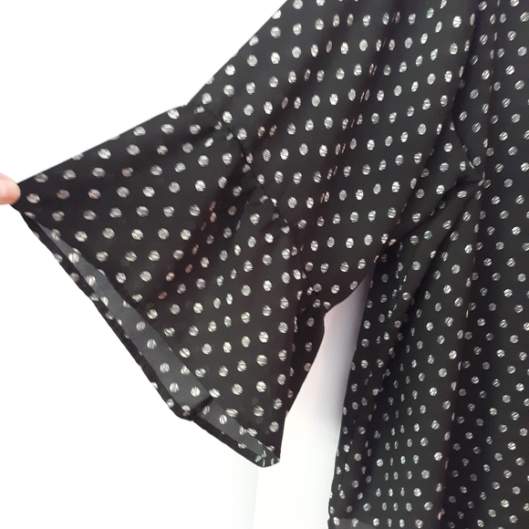 Spense bell sleeved black and white blouse - Picture 3 of 5